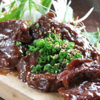 Grilled beef skirt steak with sauce