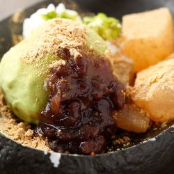 Matcha ice cream with black sugar soybean syrup