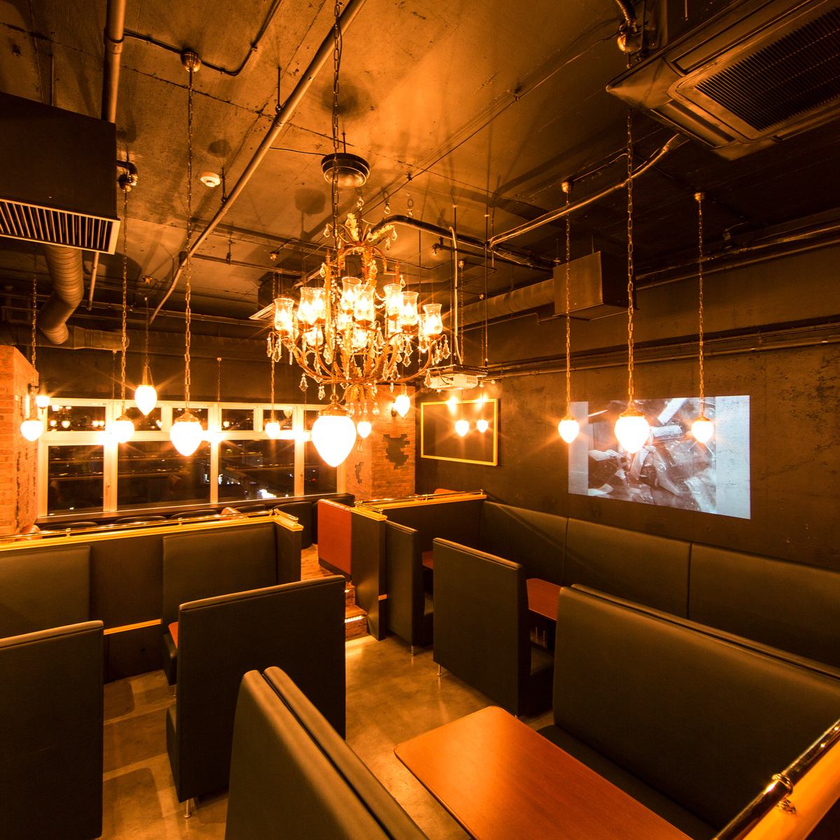 配备大型投影仪、麦克风和扬声器♪ 可容纳80多人◎