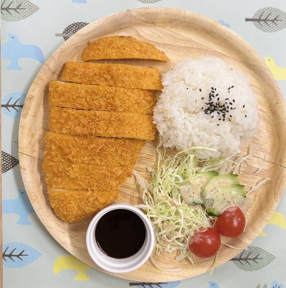 【地元食材使用♪】スープとドリンク付きのお得なランチメニュー