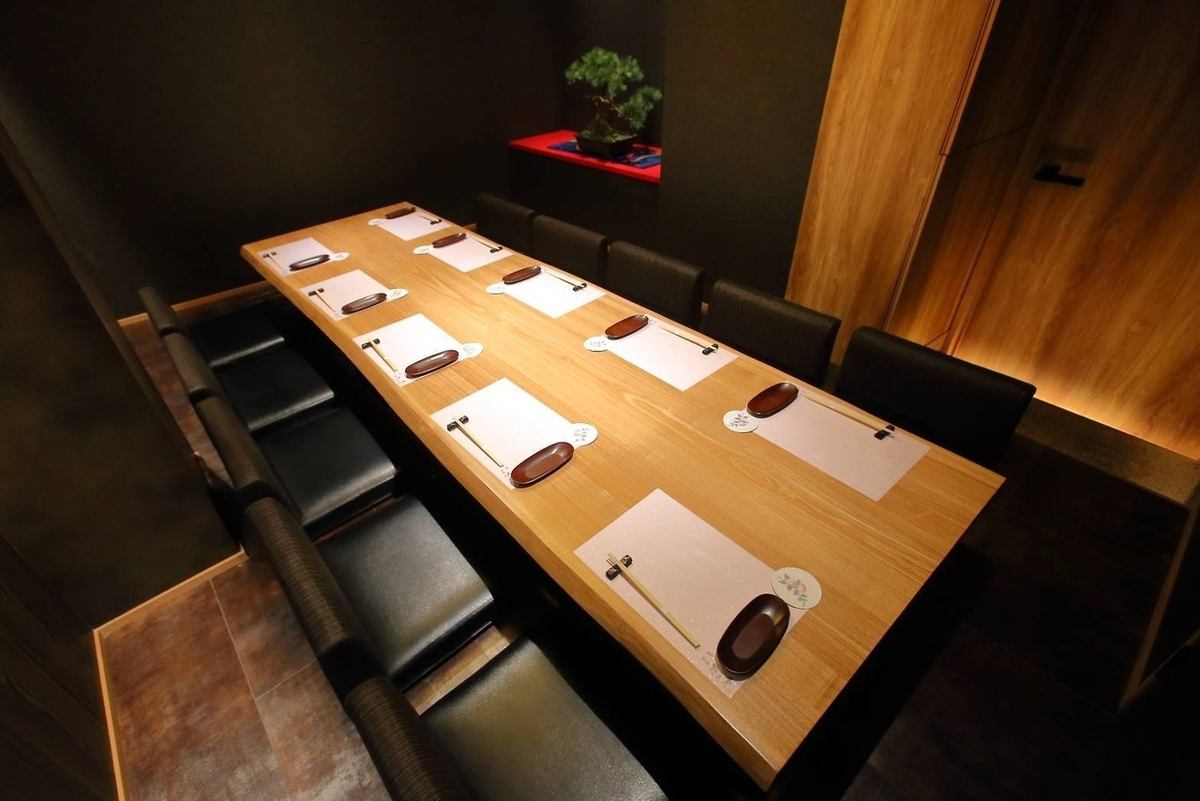 A calm space.Enjoy various banquets in the relaxing sunken kotatsu seating.