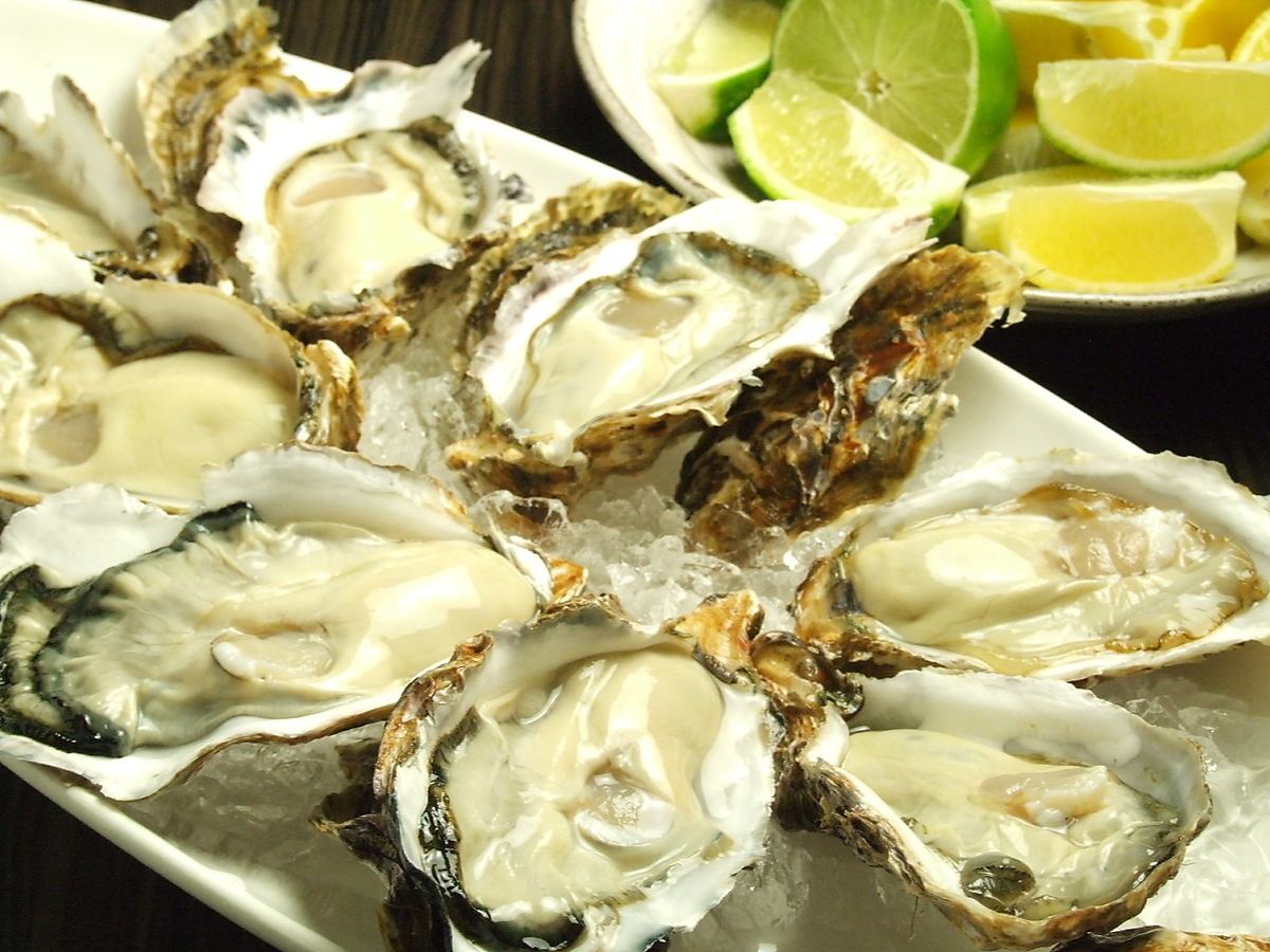 We can accommodate various parties such as welcome parties and farewell parties.We have raw oysters in stock.