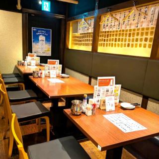 大切な人との特別な時間には、テーブル席がぴったり！ 2名様からご利用OKなので、会社帰りのディナーや宴会にも人気です◎ ご家族・ご友人とのお食事も大歓迎！