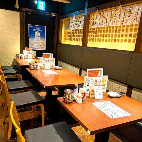 大切な人との特別な時間には、テーブル席がぴったり！ 2名様からご利用OKなので、会社帰りのディナーや宴会にも人気です◎ ご家族・ご友人とのお食事も大歓迎！