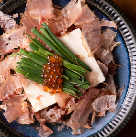 昼から魚で一杯！新鮮な海鮮とお酒で楽しむ大人の昼飲み