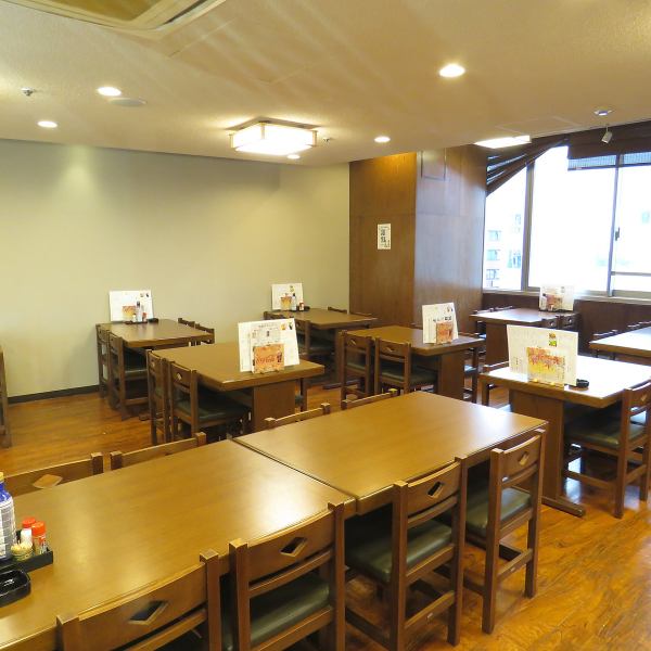 Special seats by the window ☆ Let's have lunch casually. At night, you can see the entire night view of Shinjuku!