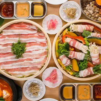【食べ飲み放題】●日～木限定●蒸しサムギョプサル含む80品★3500→2500円