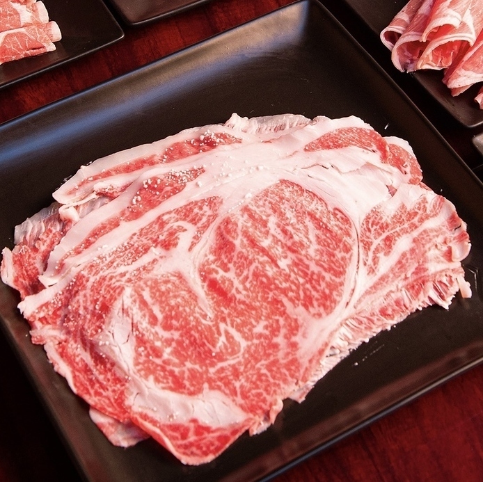 厳選されたお肉の豊かな旨みをこだわりの出汁とともに堪能あれ◎