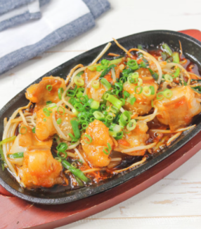 Garlic punch stir-fried tripe with chives