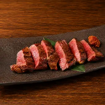 赤肉の炭火焼き 和牛もも