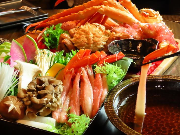 螃蟹、火鍋、壽司三種吃到飽。點餐自助餐還可以享用宮廷美食◎