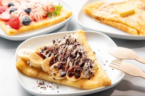 [Extensive crepe menu] I love desserts and dolce!