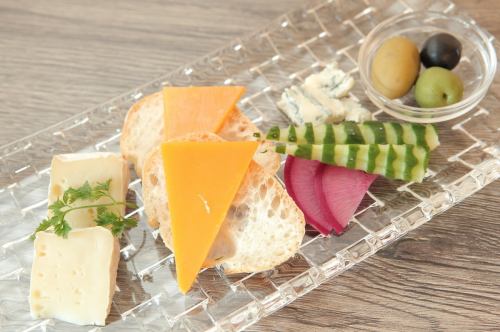 ・Assorted cheese