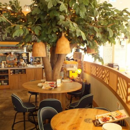 オシャレな店内はデートにも◎