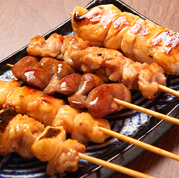 18:30迄ご来店で串5種と生ビールのセットがお得になるクーポン有