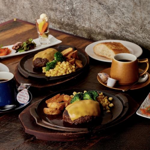 乾杯ドリンク付き【カジュアル☆ランチ】前菜とメインは当店自慢のハンバーグとデザートカ＆フェ付き♪