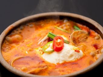 手作り豆腐のスンデゥブチゲ