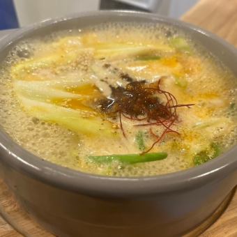 和牛もつ煮込み