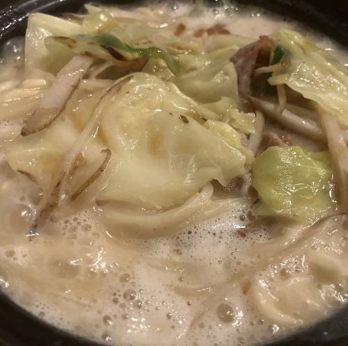 和牛もつ煮込み