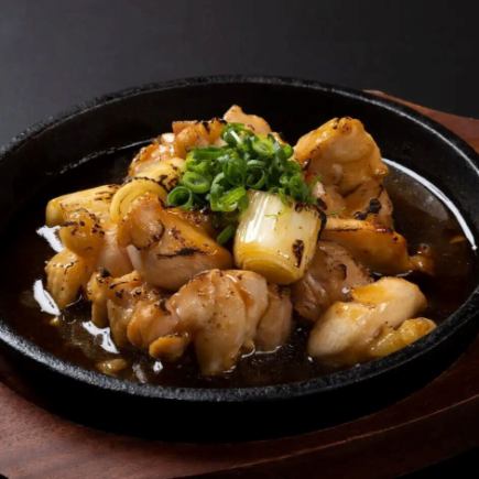 【龙猫套餐】包含我们著名的烤鸡串和新鲜刺身！2.5小时畅饮，共9道菜，4000日元