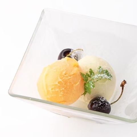 ジェラート2種盛り合わせ (4種類からお選びいただけます)