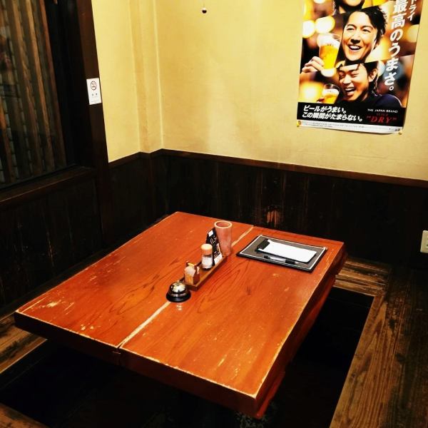店内には4名様～6名様までご利用いただける個室を完備しております。周囲が気にならない落ち着いた空間でぜひお食事をお楽しみください！