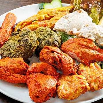サイドメニューも充実！カレーとご一緒にお楽しみくださいませ☆