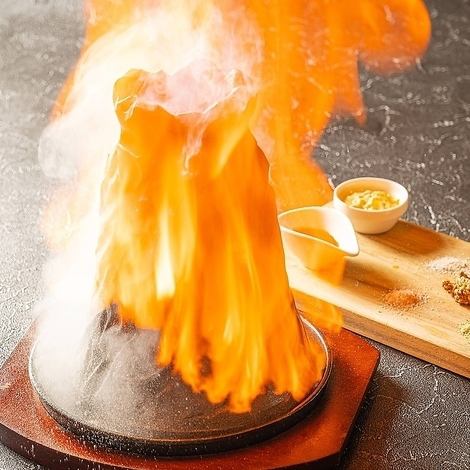Exciting! Volcano flambé! Porky pork bar course ★ 10 dishes 5000 yen