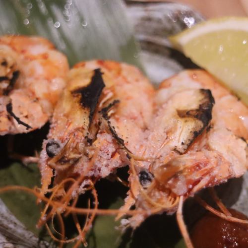 2 shrimp skewers with heads / 2 squid skewers from Tekiya / 2 harasu skewers