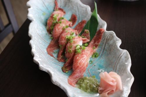 ≪宮古牛のにぎり寿司≫5カン　￥1,877円(税込)