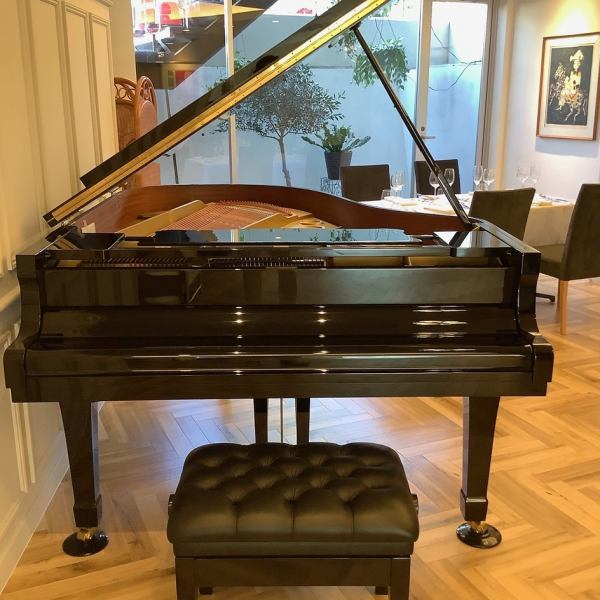 [Performance by grand piano] Live performance by pianist.Lunch time is held every day.Supper will be held according to the reservation status.Please feel free to contact us for the live performance schedule of the day.