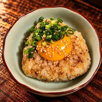 崩して食べる焼きおにぎり