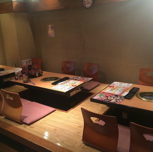 Sit back and relax and enjoy the eleven people's tatami room.For small gatherings and banquets.