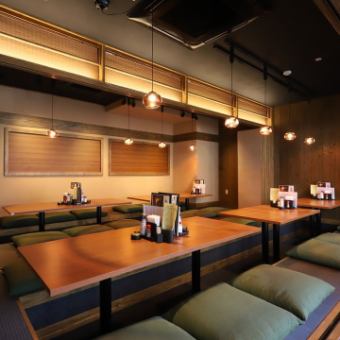 We have a private banquet room that can accommodate up to 36 people!! Perfect for parties and company gatherings♪