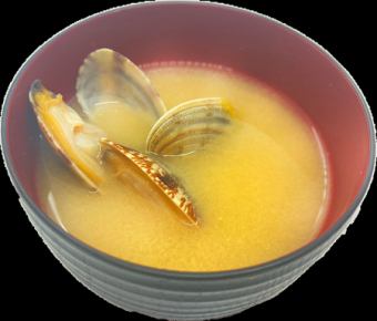 貝の旨味凝縮！　あさり汁