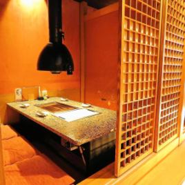 It is a private room with a calm atmosphere where you can relax and enjoy your meal in a private space.Please use it in various scenes from everyday use to entertainment.