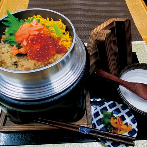 いくら釜飯