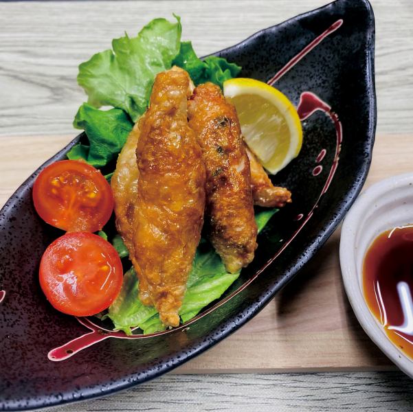 鶏皮餃子はサクッと食べられるためお酒のおつまみにピッタリ！