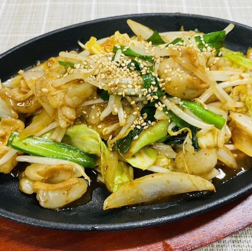 旨甘唐!ホルモン・ニラもやし炒め