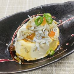 Shirasu (baby sardines) with grated daikon radish and tofu