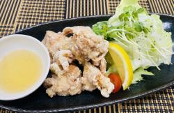 Crispy fried chicken! Served with dashi vinegar.