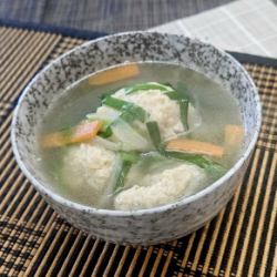 Ginger-scented chicken meatball soup!