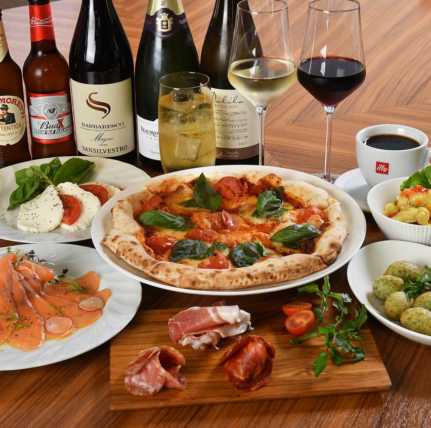 141號餐廳是您舉辦年終或新年派對的完美場所！您可以預訂套餐，使用私人私人客房。