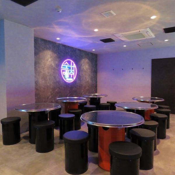 歓送迎会など宴会にお勧め!ネオン煌めく映え空間とお料理◎歓送迎会・女子会・デート等様々なシーンでご利用可能!美味しい韓国料理を食べて幸せに♪