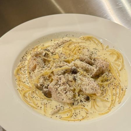 Creamy chicken and mushroom pasta