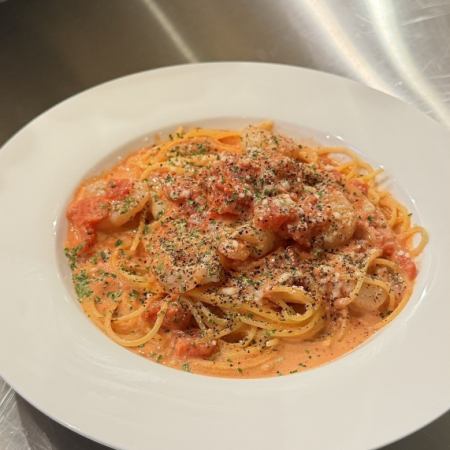 Shrimp tomato cream pasta