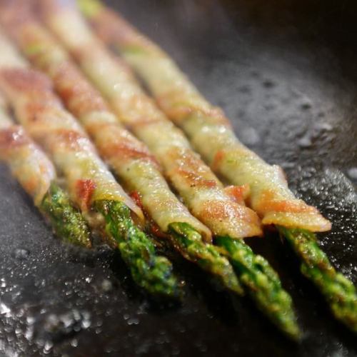 Meat-wrapped asparagus