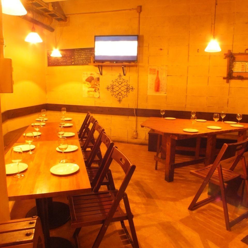 Accommodates up to 25 people.Can be reserved for private parties! Recommended for various banquets and after-parties.