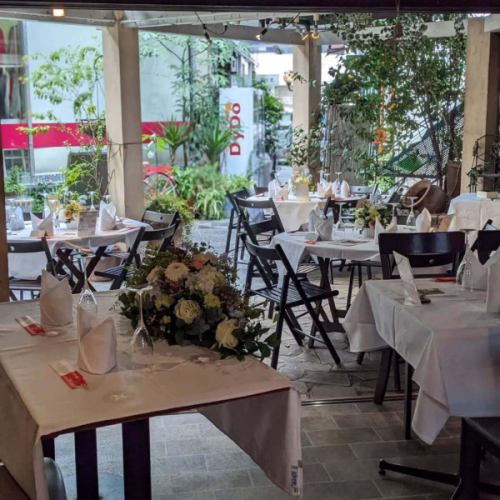 大家好，
這是一份小酒館報告。

報道中不僅提到了第二場婚宴，
餐廳婚禮也可提供。

對於那些尋求私人婚禮的人來說

請考慮在 Bistro Lupo 舉辦餐廳婚禮😆

LINE 好友
https://Lin.ee/QNaJK47

≡≡≡≡≡≡≡≡≡≡≡≡≡≡≡≡≡≡≡
酒館報告
營業時間：週日至週四 17:30~22:30
▶︎週五、週六 17:30-24:00
每週一（公眾假期前為週二）休館。來之前請提前預約。 ）
請儘早預訂，因為週五、週六和假日前會很忙。
☎096-326-2622
〒熊本縣熊本市中央區下通2-7-32 Shower Valley大廈1F Shower Street 店舖位於大廈背面，1樓Paul Smith隔壁，有露台。
可以透過 Hot Paper 接受預訂。
https://www.hotpepper.jp/strJ000031521/yoyaku/
≡≡≡≡≡≡≡≡≡≡≡≡≡≡≡≡≡≡≡
#熊本 #熊本市 #熊本美食 #Shimotori #義大利 #披薩 #義大利麵 #約會 #週年紀念 #生日 #驚喜 #起司 #拉克雷特起司 #起司火鍋 #淋浴街 #美味 #美食女孩 #鮮榨白朗峰 #那不勒斯披薩