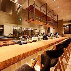 Large open kitchen.Special seats where you can watch the chef's cooking right in front of you♪